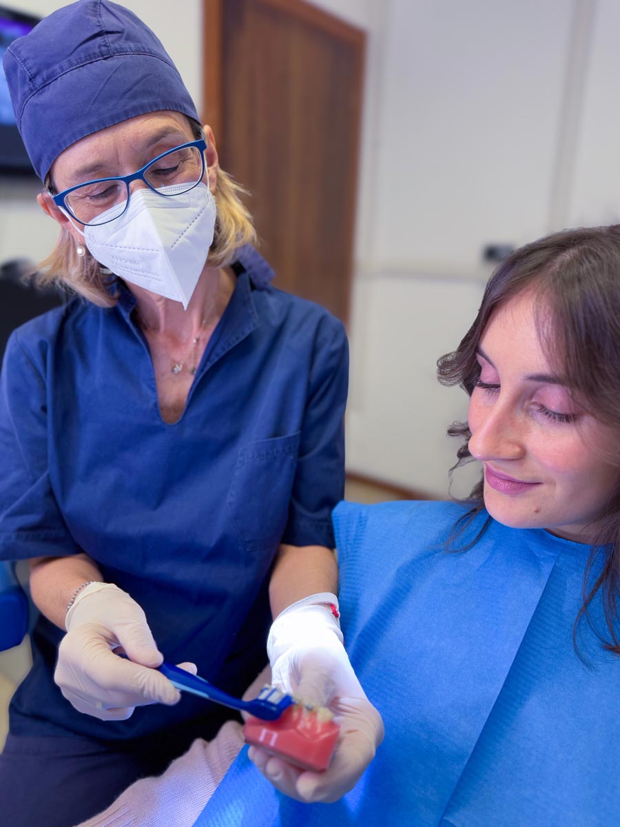 studio-dentistico-dottor-gola-casteggio-odontoiatria-pavia-dentista-implantologia-ortodonzia-protesi-chirurgia-252